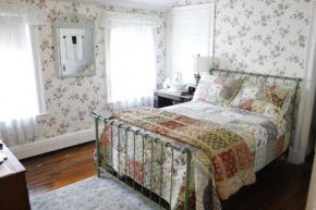 The Coolidge Corner Guest House: A Brookline Bed and Breakfast